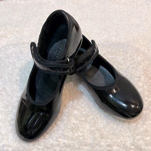 TAP SHOES SIZE 13
